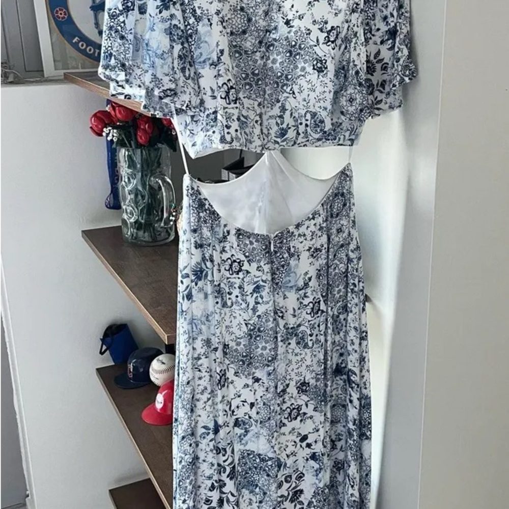 Lulu's Blue and White Floral Maxi Dress